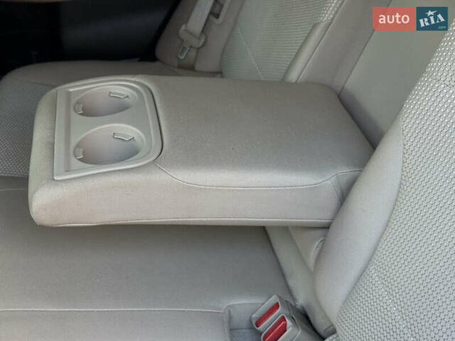 Белый Субару Аутбек, объемом двигателя 2.46 л и пробегом 191 тыс. км за 11499 $, фото 58 на Automoto.ua