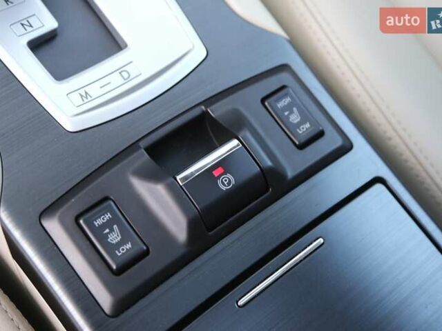 Белый Субару Аутбек, объемом двигателя 2.46 л и пробегом 57 тыс. км за 16000 $, фото 24 на Automoto.ua