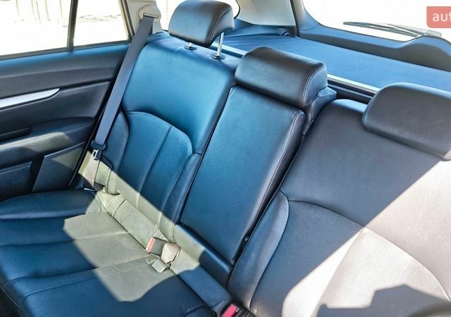 Белый Субару Аутбек, объемом двигателя 2 л и пробегом 147 тыс. км за 13000 $, фото 15 на Automoto.ua