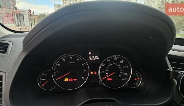 Субару Аутбек 2014 в Харькове на Automoto.ua Белый Субару Аутбек, объемом двигателя 2.46 л и пробегом 212 тыс. км за 11300 $, фото 20 на Automoto.ua