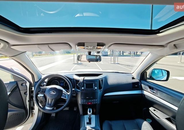 Белый Субару Аутбек, объемом двигателя 2 л и пробегом 147 тыс. км за 13000 $, фото 21 на Automoto.ua