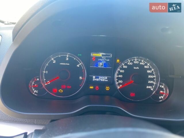 Белый Субару Аутбек, объемом двигателя 2 л и пробегом 250 тыс. км за 12500 $, фото 12 на Automoto.ua