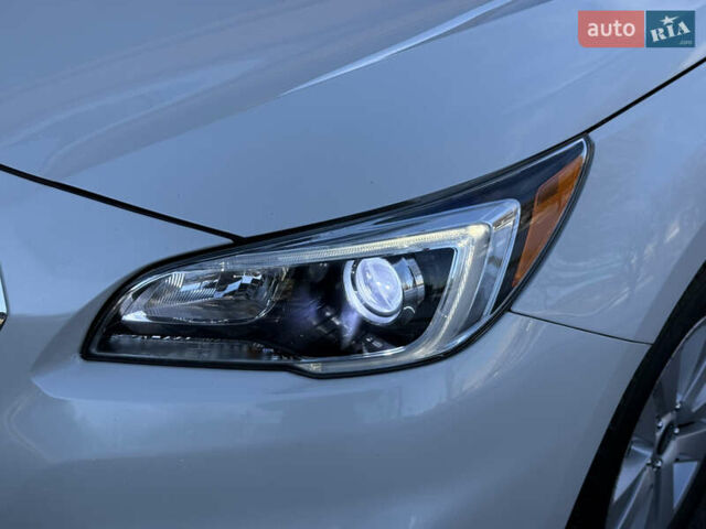 Белый Субару Аутбек, объемом двигателя 2.46 л и пробегом 191 тыс. км за 11499 $, фото 15 на Automoto.ua