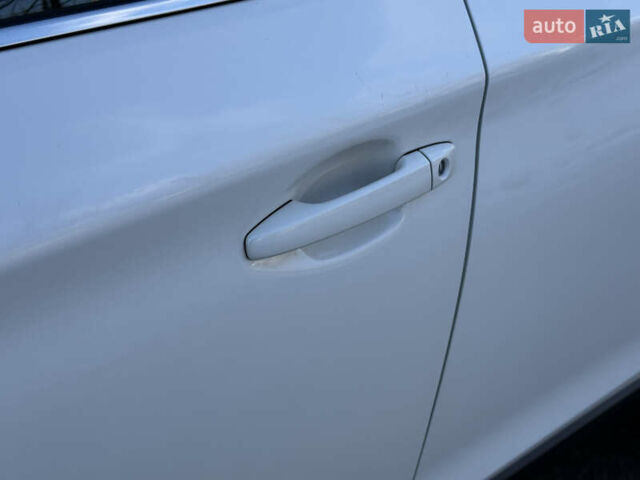 Белый Субару Аутбек, объемом двигателя 2.46 л и пробегом 191 тыс. км за 11499 $, фото 19 на Automoto.ua