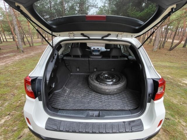 Білий Субару Аутбек, об'ємом двигуна 2.5 л та пробігом 178 тис. км за 13200 $, фото 13 на Automoto.ua