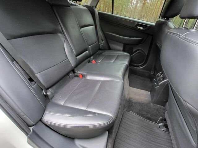 Білий Субару Аутбек, об'ємом двигуна 2.5 л та пробігом 178 тис. км за 13200 $, фото 12 на Automoto.ua