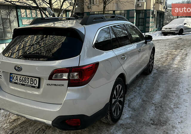 Белый Субару Аутбек, объемом двигателя 2.46 л и пробегом 217 тыс. км за 15000 $, фото 6 на Automoto.ua