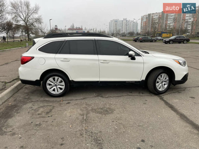 Білий Субару Аутбек, об'ємом двигуна 2.5 л та пробігом 132 тис. км за 14600 $, фото 7 на Automoto.ua