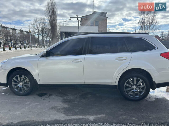 Білий Субару Аутбек, об'ємом двигуна 2 л та пробігом 247 тис. км за 12500 $, фото 7 на Automoto.ua