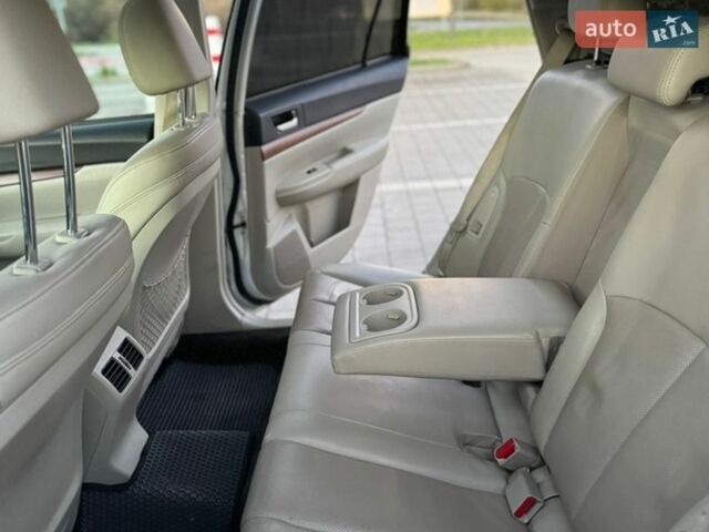 Білий Субару Аутбек, об'ємом двигуна 2.46 л та пробігом 257 тис. км за 9500 $, фото 20 на Automoto.ua