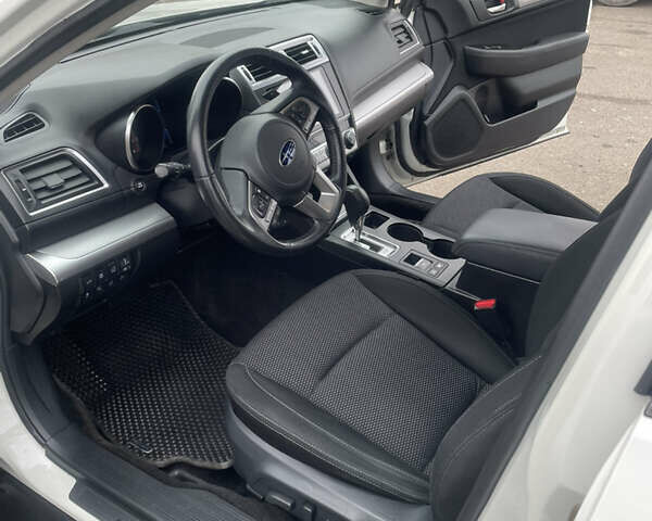 Білий Субару Аутбек, об'ємом двигуна 2.5 л та пробігом 132 тис. км за 14600 $, фото 12 на Automoto.ua