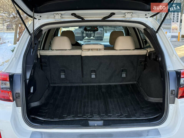 Белый Субару Аутбек, объемом двигателя 2.46 л и пробегом 191 тыс. км за 11499 $, фото 11 на Automoto.ua