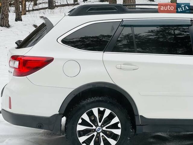 Білий Субару Аутбек, об'ємом двигуна 2.46 л та пробігом 258 тис. км за 14900 $, фото 17 на Automoto.ua