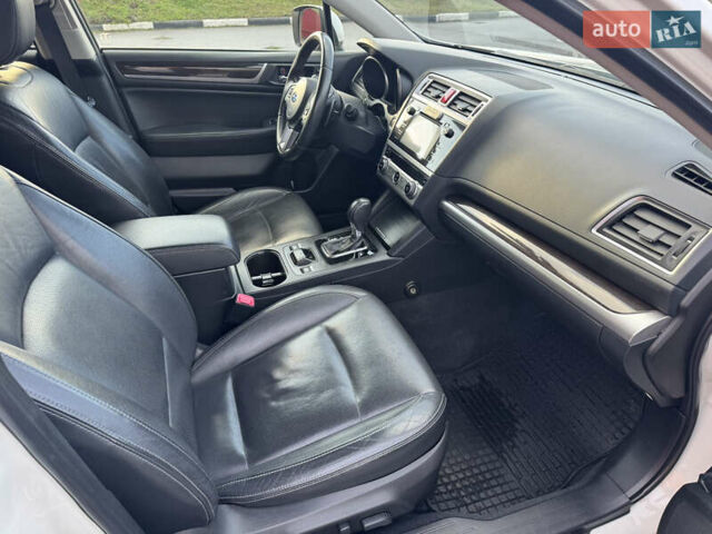 Білий Субару Аутбек, об'ємом двигуна 2.5 л та пробігом 142 тис. км за 16000 $, фото 9 на Automoto.ua