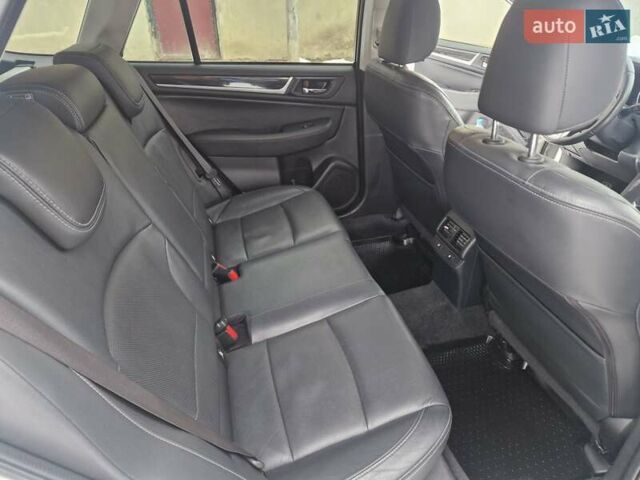 Білий Субару Аутбек, об'ємом двигуна 2 л та пробігом 339 тис. км за 12500 $, фото 13 на Automoto.ua
