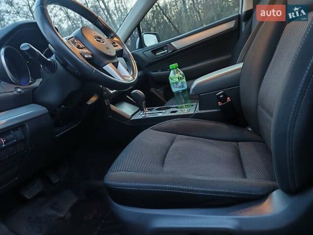 Білий Субару Аутбек, об'ємом двигуна 2.46 л та пробігом 133 тис. км за 14000 $, фото 19 на Automoto.ua
