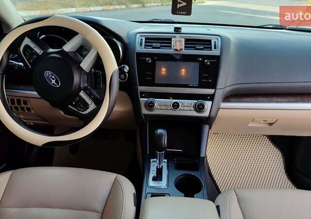 Белый Субару Аутбек, объемом двигателя 2.5 л и пробегом 160 тыс. км за 14000 $, фото 14 на Automoto.ua