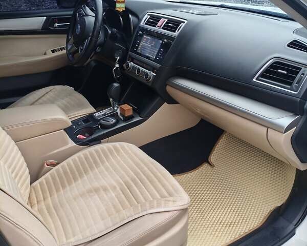 Белый Субару Аутбек, объемом двигателя 2.46 л и пробегом 275 тыс. км за 13300 $, фото 29 на Automoto.ua