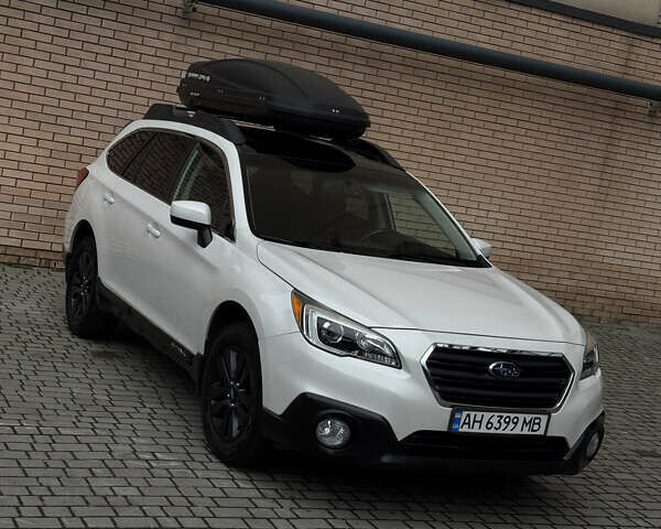 Белый Субару Аутбек, объемом двигателя 2.5 л и пробегом 162 тыс. км за 12300 $, фото 1 на Automoto.ua