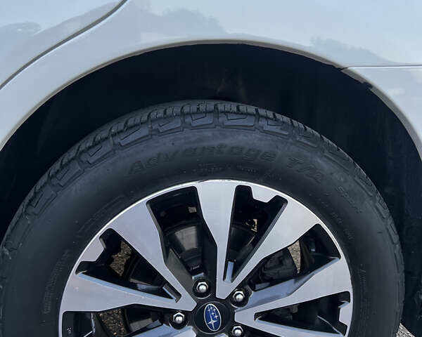 Білий Субару Аутбек, об'ємом двигуна 2.5 л та пробігом 176 тис. км за 14999 $, фото 16 на Automoto.ua