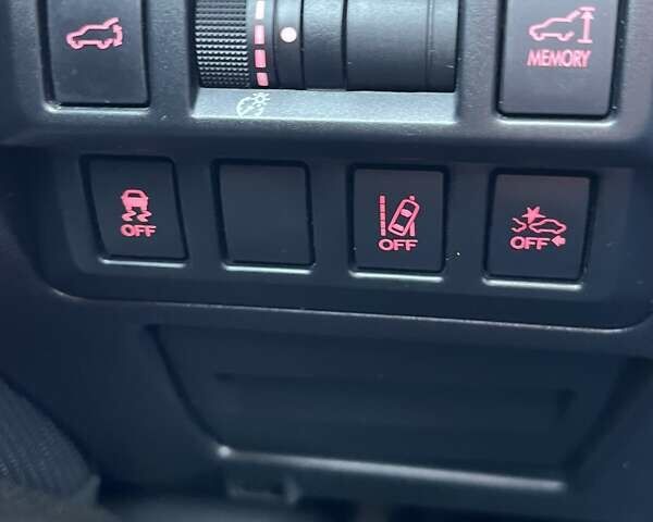 Білий Субару Аутбек, об'ємом двигуна 2 л та пробігом 346 тис. км за 11800 $, фото 25 на Automoto.ua