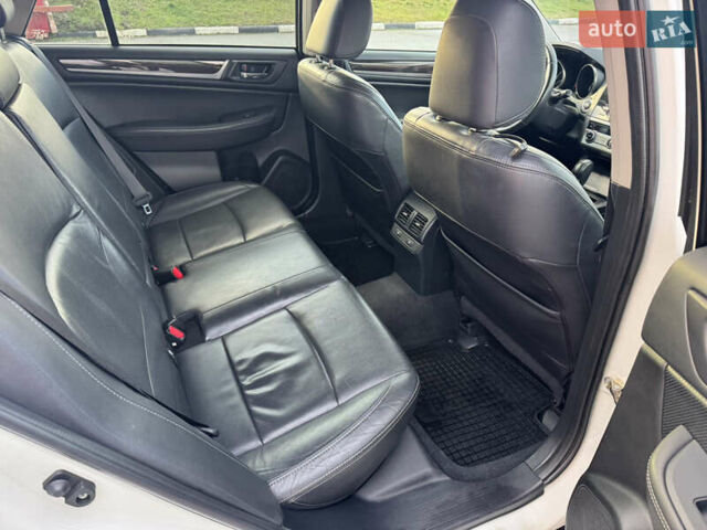 Білий Субару Аутбек, об'ємом двигуна 2.5 л та пробігом 142 тис. км за 16000 $, фото 11 на Automoto.ua