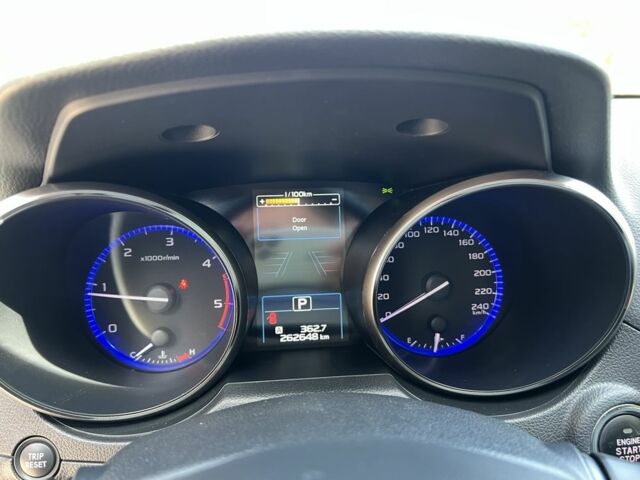 Білий Субару Аутбек, об'ємом двигуна 2 л та пробігом 268 тис. км за 12999 $, фото 7 на Automoto.ua