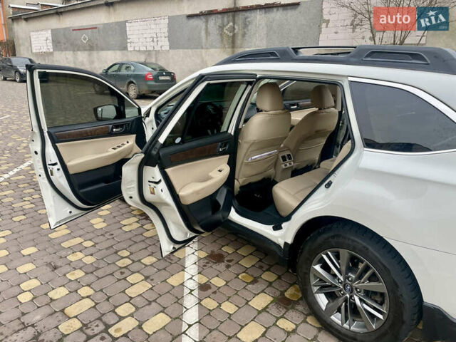 Белый Субару Аутбек, объемом двигателя 2.46 л и пробегом 170 тыс. км за 16500 $, фото 29 на Automoto.ua