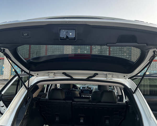 Білий Субару Аутбек, об'ємом двигуна 2.5 л та пробігом 176 тис. км за 14999 $, фото 28 на Automoto.ua