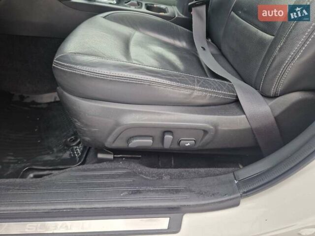 Білий Субару Аутбек, об'ємом двигуна 2 л та пробігом 339 тис. км за 12500 $, фото 15 на Automoto.ua