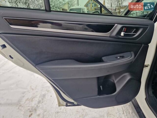 Білий Субару Аутбек, об'ємом двигуна 2 л та пробігом 339 тис. км за 12500 $, фото 18 на Automoto.ua