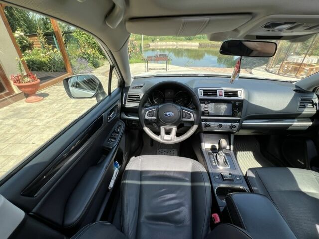 Білий Субару Аутбек, об'ємом двигуна 2 л та пробігом 268 тис. км за 12999 $, фото 5 на Automoto.ua