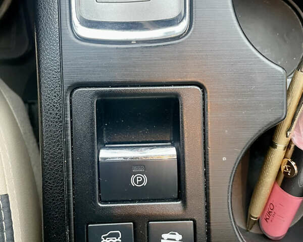 Белый Субару Аутбек, объемом двигателя 2.46 л и пробегом 170 тыс. км за 16500 $, фото 36 на Automoto.ua