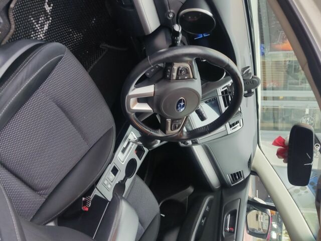 Белый Субару Аутбек, объемом двигателя 2.5 л и пробегом 217 тыс. км за 12500 $, фото 4 на Automoto.ua