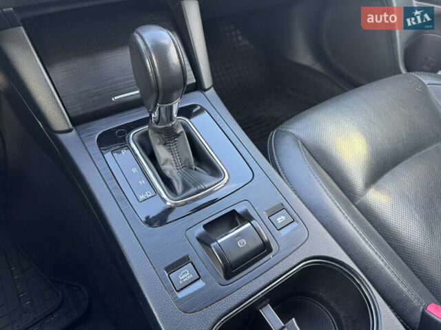 Білий Субару Аутбек, об'ємом двигуна 2.5 л та пробігом 142 тис. км за 16000 $, фото 37 на Automoto.ua