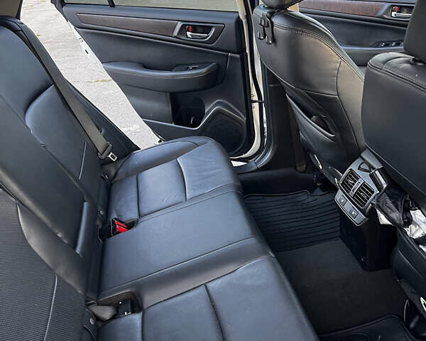 Білий Субару Аутбек, об'ємом двигуна 2.5 л та пробігом 176 тис. км за 14999 $, фото 24 на Automoto.ua