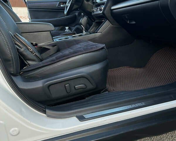 Білий Субару Аутбек, об'ємом двигуна 2.5 л та пробігом 176 тис. км за 14999 $, фото 19 на Automoto.ua