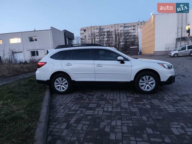 Білий Субару Аутбек, об'ємом двигуна 2.46 л та пробігом 133 тис. км за 14000 $, фото 8 на Automoto.ua