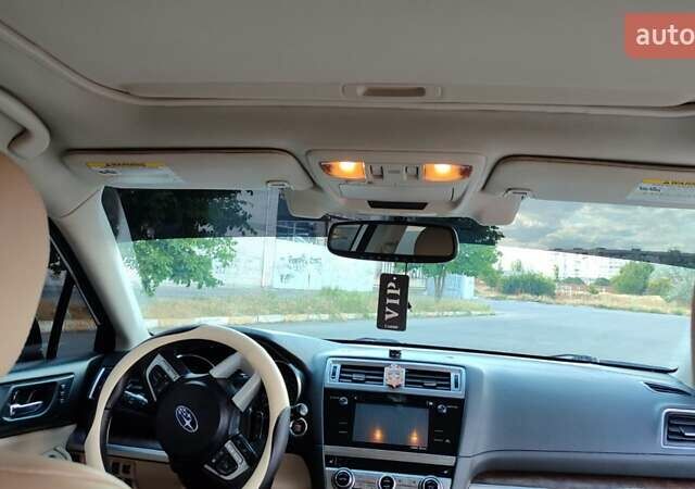 Белый Субару Аутбек, объемом двигателя 2.5 л и пробегом 160 тыс. км за 14000 $, фото 1 на Automoto.ua