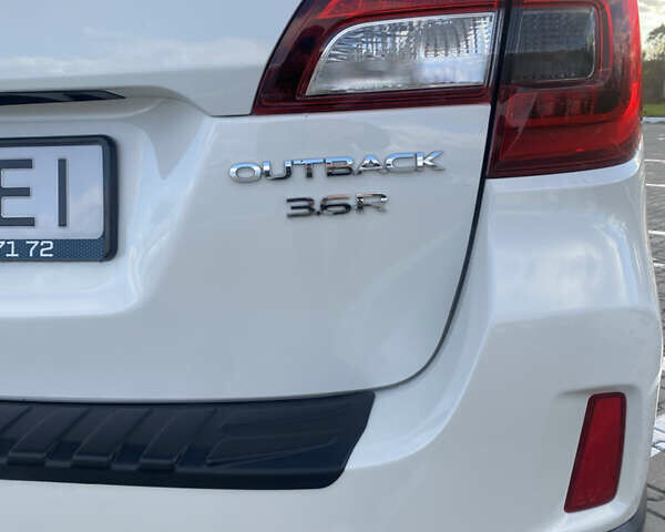 Белый Субару Аутбек, объемом двигателя 3.63 л и пробегом 158 тыс. км за 16200 $, фото 11 на Automoto.ua