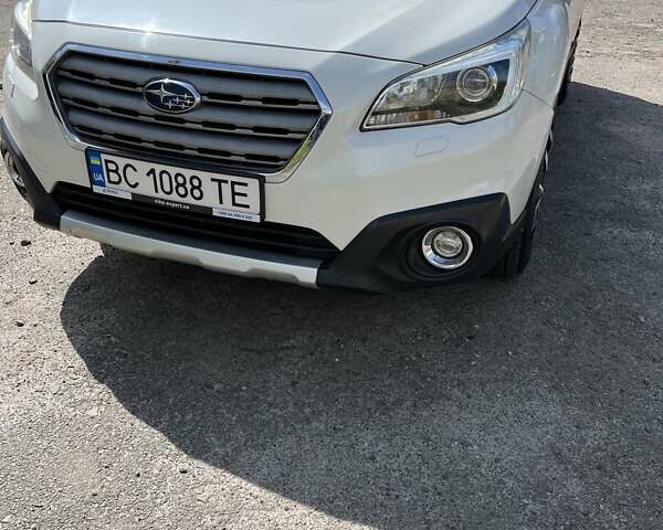 Білий Субару Аутбек, об'ємом двигуна 2 л та пробігом 346 тис. км за 11800 $, фото 5 на Automoto.ua