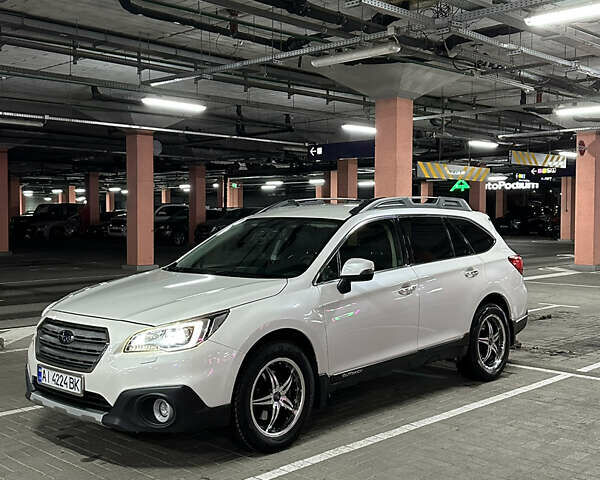 Белый Субару Аутбек, объемом двигателя 2.5 л и пробегом 197 тыс. км за 18000 $, фото 1 на Automoto.ua