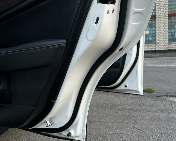 Білий Субару Аутбек, об'ємом двигуна 2.5 л та пробігом 176 тис. км за 14999 $, фото 21 на Automoto.ua