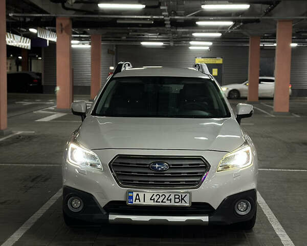 Белый Субару Аутбек, объемом двигателя 2.5 л и пробегом 197 тыс. км за 18000 $, фото 2 на Automoto.ua