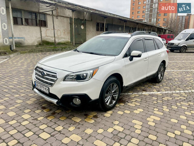 Белый Субару Аутбек, объемом двигателя 2.46 л и пробегом 170 тыс. км за 16500 $, фото 2 на Automoto.ua