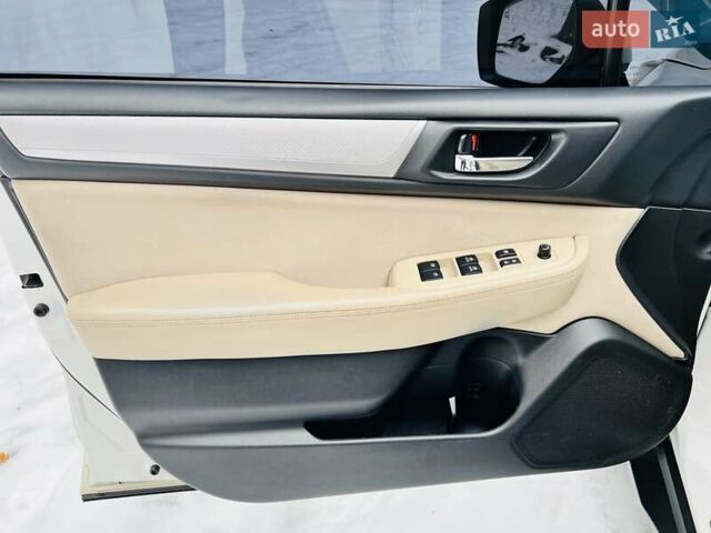 Білий Субару Аутбек, об'ємом двигуна 2.46 л та пробігом 258 тис. км за 14900 $, фото 30 на Automoto.ua