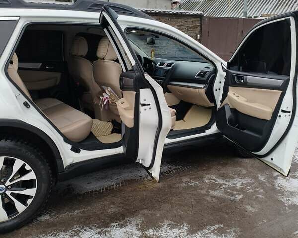 Белый Субару Аутбек, объемом двигателя 2.46 л и пробегом 275 тыс. км за 13300 $, фото 40 на Automoto.ua