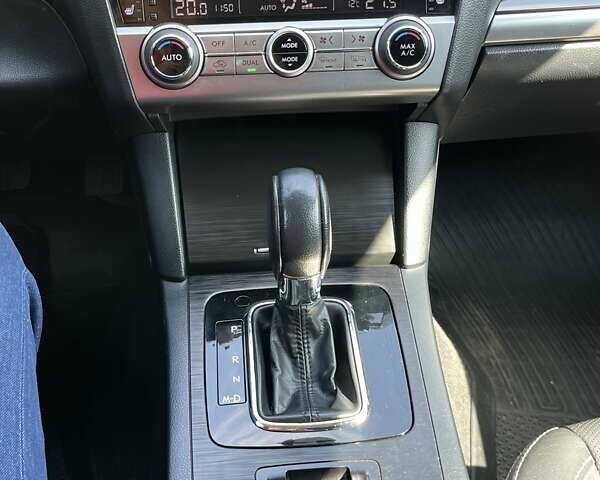 Білий Субару Аутбек, об'ємом двигуна 2 л та пробігом 346 тис. км за 11800 $, фото 26 на Automoto.ua