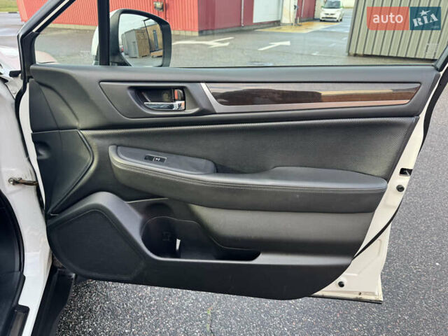 Білий Субару Аутбек, об'ємом двигуна 2.5 л та пробігом 142 тис. км за 16000 $, фото 10 на Automoto.ua