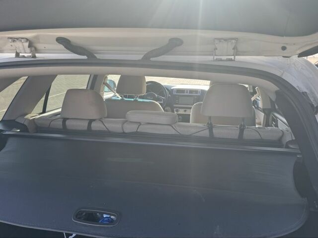 Білий Субару Аутбек, об'ємом двигуна 2.5 л та пробігом 297 тис. км за 14500 $, фото 6 на Automoto.ua